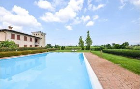 Stunning apartment in Pozzolengo with Outdoor swimming pool, WiFi and 2 Bedrooms